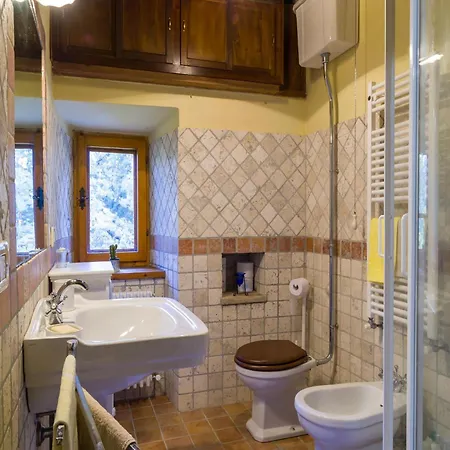 Casa vacanze Apartment In Firenzuola Near Lake Arezzo, Cleaning Included
