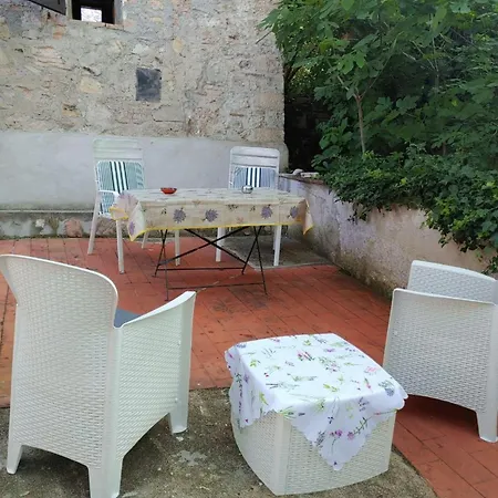 Casa vacanze Apartment In Firenzuola Near Lake Arezzo, Cleaning Included Crocemaroggia